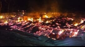 Gedung Sekolah SMAN 1 Paniai yang hangus terbakar. (Foto: Istimewa)