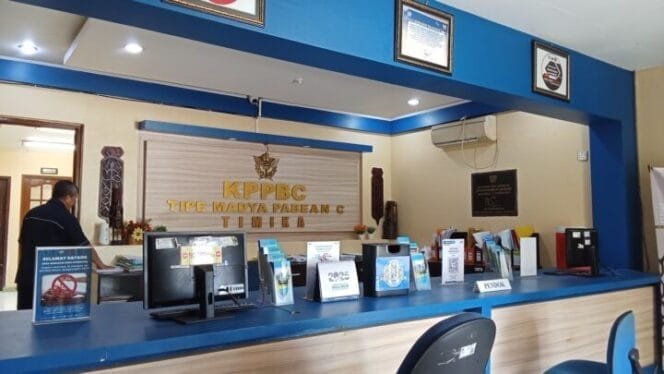 
Ruangan Pelayanan di Kantor Bea Cukai Timika. (Foto: Kristin Rejang/Sasagupapua.com)