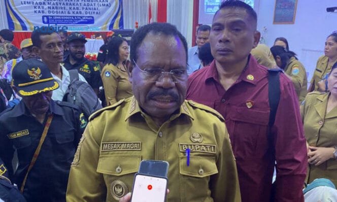
Bupati Kabupaten Nabire, Mesak Magai 