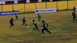 Laga pembuka liga 4 Papua Tengah di stadion wania Imipi SP1. Foto: Edwin Rumanasen/sasagupapua.com