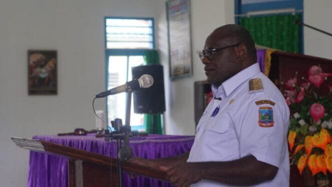 
Gubernur Papua Tengah, Meki Nawipa saat berkunjung di Lapas Kelas IIB Timika. (Foto: Kristin Rejang/Sasagupapua.com)