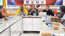 Ketua Panpel Liga 4, Henes Sondegau, Plt Direktur Teknis (Dirtek) Asprov PSSI Papua Tengah, Muhammad Djaelani Saputra, bersama Match Commissioner atau Pengawas
Pertandingan dari PSSI Pusat, Karyanto. (Foto:Ist)