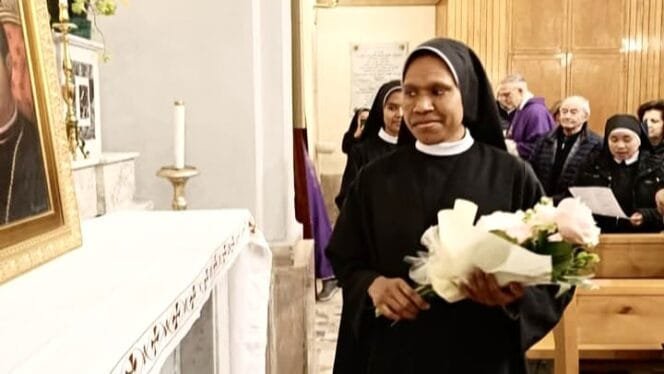 
Suster Agustina Tekege, SOSFS saat momen penerimaan kaul pertama. (Foto: Media sosial SOSFS di Vatican)