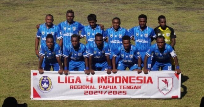 
Skuad Persintan Intan Jaya saat menjamu Persido di stadion wania Imipi. (Foto: Edwin Rumanasen/sasagupapua)