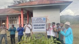 Peresmian sekolah adat di Distrik Walelagama Oleh Pemerintah Kabupaten Jayawijaya, LMA, Tokoh Adat, Tokoh Agama dan Tokoh Masyarakat. (Foto: istimewa)