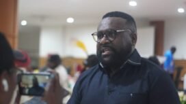 Ketua Fraksi Nasdem Gerakan Perubahan, DPR Papua Tengah, Anis Labene saat diwawancarai awak media. (Foto: Kristin Rejang/Sasagupapua.com)