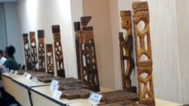 Hasil ukiran dari 27 sanggar yang ditampilkan pada saat penutupan kegiatan perlombaan oleh Disparbudpora. (Foto: Edwin/sasagupapua)