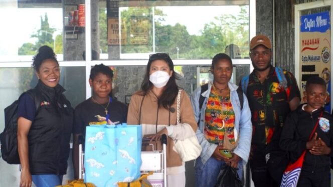 
Peserta dari Ilaga. (Foto: Kristin Rejang/Sasagupapua.com)