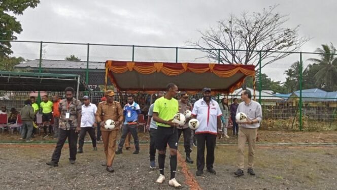 
Rayakan 14 Tahun Berdiri, IPKN Gelar Turnamen Bola Kaki: Momen Persahabatan