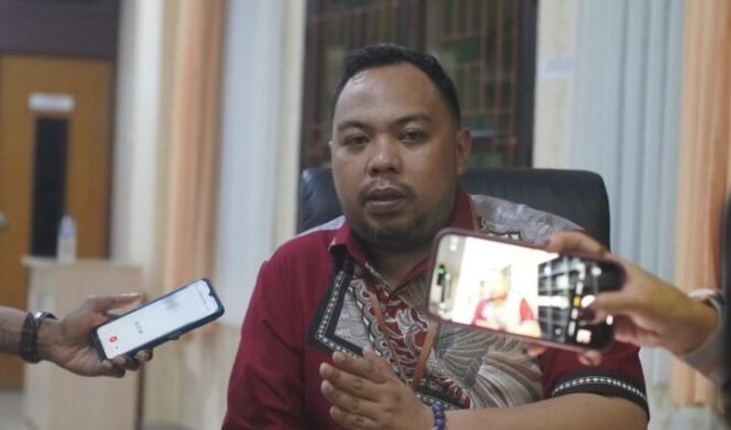 
Anggota DPRK Mimika, Adrian Thie. (Foto: Edwin Rumanasen/Sasagupapua.com)