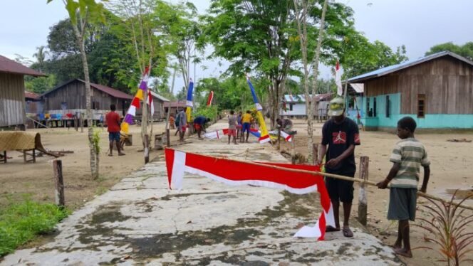 
Suasana persiapan HUT ke-80 RI di Distrik Mimika Barat Jauh. (Foto: Istimewa)