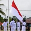 Petugas Pengibar Bendera Merah Putih dari Mimika Barat Jauh. (Foto: Istimewa)