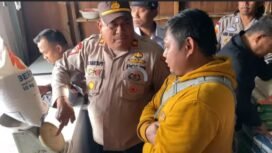 Suasana sidak di Pasar Paniai. (Foto: Capture video Polres Paniai)