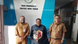 Anggora DPRP Provinsi Papua Tengah, John Gobai saat berkunjung ke Dinas Perhubungan Provinsi Papua Tengah. (Foto: Istimewa)