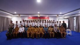 Foto bersama paskibra Papua. (Sumber Foto: Papua.go.id)