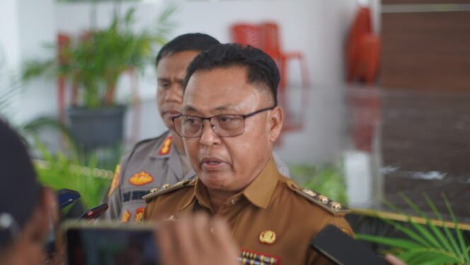 Wakil Bupati Nabire, Burhanudin Pawennari. (Foto: Edwin Rumanasen)