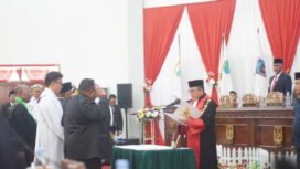 Suasana pelantikan yang berlangsung di Kantor DPRP Papua Tengah, Senin (22/9/2025). 