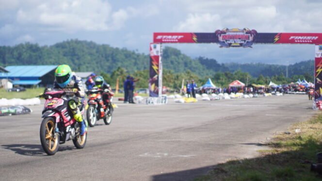 Suasana perlombaan Motoprix Seri 2 Region E Papua Tengah. (Foto: Kristin Rejang/Sasagupapua.com)
