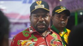 Bupati Intan Jaya, Aner Maisini. (Foto: Kristin Rejang/Sasagupapua.com)