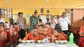 Suasana launching dapur MBG di Biak Numfor. (Foto: Humas Pro Biak)