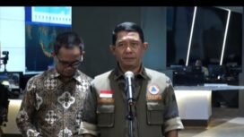 Kepala BNPB Letjen TNI Suharyanto saat konferensi pers, Jumat (19/9/2025)
