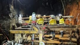 Proses pencarian tujuh Karyawan korban longsoran lumpur basah (wetmuck) di area freeport. (Foto: Corcom Freeport Indonesia)