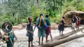 Masyarakat di Intan Jaya. (Foto: Dok Tianus Bagau for Sasagupapua.com) 