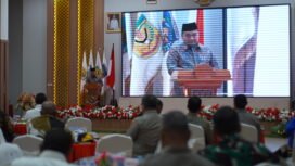 Ketua KPU-RI, Mochammad Afifuddin ketika membawakan highlight Pemilukada tahun 2024, Kamis (30/10/2025). Foto: Kristin Rejang/sasagupapua.com