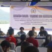 Suasana kegiatan DPRP Papua Tengah Komisi II saat mendengar aspirasi dari nelayan di Distrik Kimi. (Foto: Istimewa)