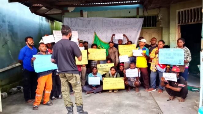 
IPMI-M Saat Aksi Damai di Mimika, Sabtu (4/10/2025). Foto:Ist