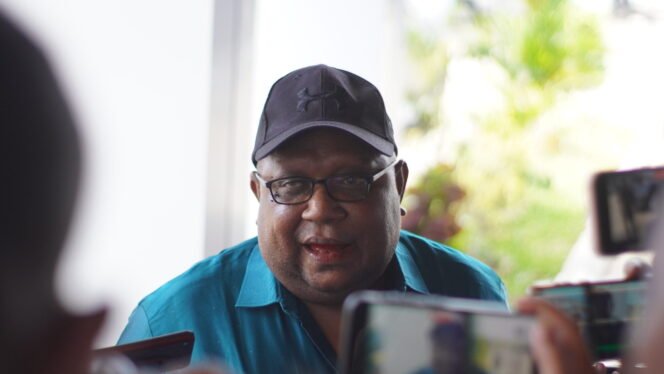 
Wakil Ketua IV DPRP Papua Tengah, John Gobai. (Foto: Kristin Rejang/Sasagupapua.com)