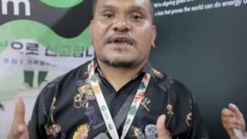 Direktur Lembaga Bantuan Hukum (LBH) Merauke, Teddy Wakum di Beleém, Brasil, 11 November 2025. (Foto: SIEJ/Joni Aswira)