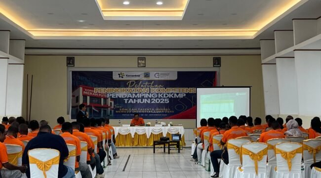 Suasana kegiatan pelatihan peningkatan kompetensi pendamping KDKMP Tahun 2025 di Nabire. Selasa (18/11/2025). 