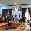 Tim terpadu saat melaksanakan rapat. (Foto: Istimewa)