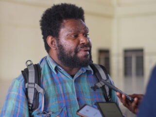 Direktur WALHI Papua, Maikel Peuki. (Foto: Kristin Rejang/Sasagupapua.com)