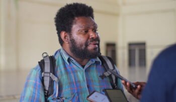 Direktur WALHI Papua, Maikel Peuki. (Foto: Kristin Rejang/Sasagupapua.com)