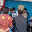 Suasana di depan Kantor DPMK Mimika. (Foto: Ist)