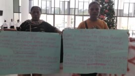 Warga terdampak konflik Kwamki Narama ketika di Kantor Bupati Mimika, Senin (15/12/2025). 