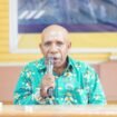 Kepala Suku Mee Papua Tengah, Melkias Muyapa saat menyampaikan pidato perdananya, Minggu (21/12/2025). Foto: Kristin Rejang/sasagupapua.com