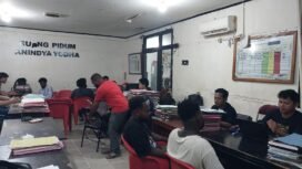 Kelompok Suara Kaum Awam Katolik Regio Papua saat sedang diperiksa. (Foto: Dok LBH Papua Merauke)