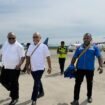 Ketua DPD 1 KNPI Papua Tengah, Yustinus Tebai saat mendampingi Gubernur Papua Tengah, Meki Nawipa dan Wakil Gubernur Papua Tengah, Deinas Geley dalam momen pembagian laptop, Jumat (23/1/2026).