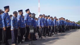 ASN Papua Tengah saat mengikuti apel gabungan pada, Rabu (18/2/2026) di Halaman Kantor Pemprov Papua Tengah, Bandara Lama Nabire. (Foto: Kristin Rejang/Sasagupapua.com)