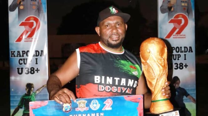 
Ketua Panitia Pelaksana Liga 4 PSSI Piala Gubernur Papua Tengah, Alfred Fredy Anouw. (Foto: Ist)