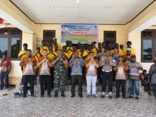 Suasana foto bersama dalam momen Musrenbang Distrik Mimika Barat Jauh, Sabtu (28/2/2026). Foto: DOK DMBJ.