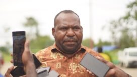 Bupati Intan Jaya, Aner Maisini. (Foto: Kristin Rejang/Sasagupapua.com)