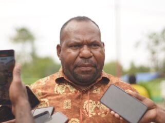 Bupati Intan Jaya, Aner Maisini. (Foto: Kristin Rejang/Sasagupapua.com)