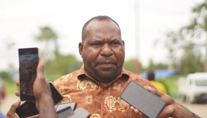 
Bupati Intan Jaya, Aner Maisini. (Foto: Kristin Rejang/Sasagupapua.com)