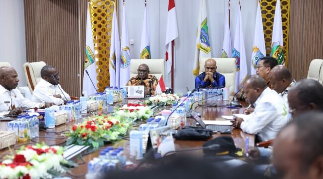 Suasana rapat penyelesaian soal Kapiraya. (Foto: Humas Pemprov Papua Tengah)