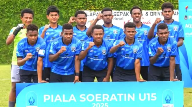 
Dolvi, Yance, Jupri (Kiri Bawah) saat mengikuti Soeratin Cup 2025 U-15 bersama team PFA lainnya. (Foto: Istimewa)