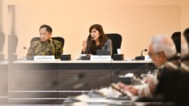 Menkomdigi Meutya Hafid menyampaikan paparan dalam Rapat Tingkat Menteri Sinkronisasi Koordinasi dan Pengendalian (SKP) Pencegahan dan Penanganan Masalah Kesehatan Jiwa pada Anak dan Remaja di Kantor Kemenko PMK, Jakarta Pusat, Kamis (05/03/2026). Foto: Ardi W/Komdigi
